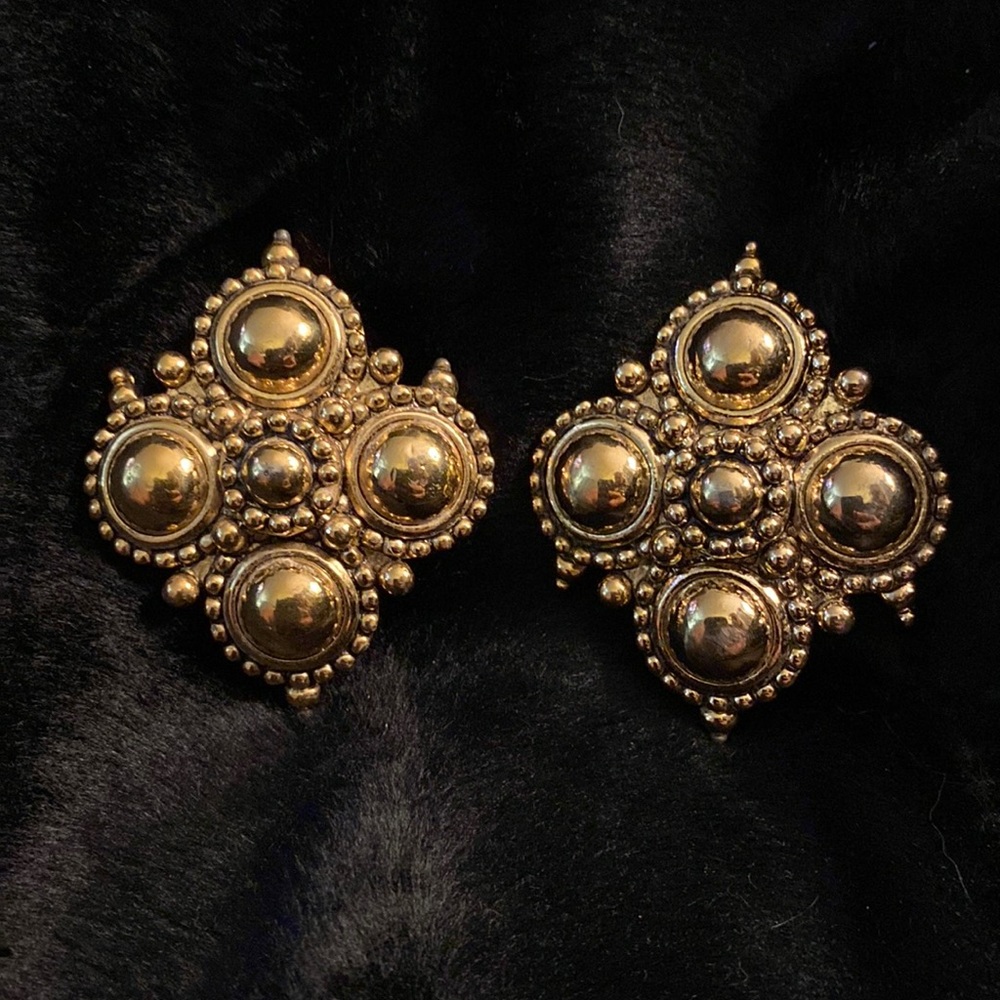 BARRERA VINTAGE Jose Maria Barrera for Avon  Gold Plated Clip Earrings